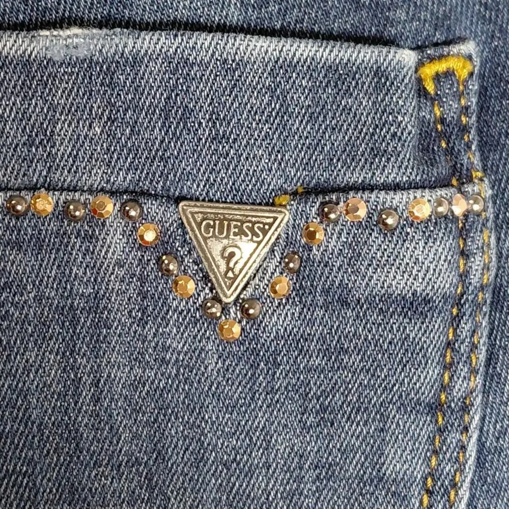 Guess Blue  Medium Wash Rhinestone Pocket Skinny Jeans Women Size 31